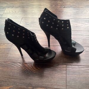 Two Lips Black Cutout Heels